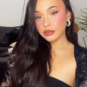 Meet your Posher, Elina